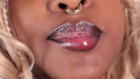 Nala online show from December 19, 2:31 pm