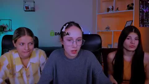 kaela_spell_ online show from November 18, 9:05 pm