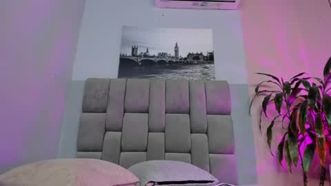 Kaily glow online show from June 25, 2:51 pm