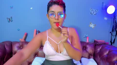 kaira_mosse_ online show from April 18, 11:35 am