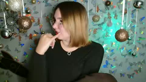 Kaitlin online show from November 24, 6:21 pm