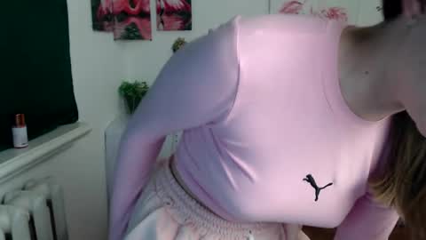 kamilla_love_ online show from November 24, 5:04 pm
