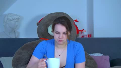 Karen online show from November 11, 6:38 pm