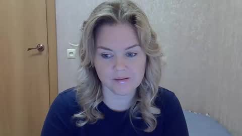 karennelsonx online show from October 23, 11:05 am