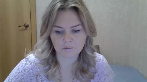 karennelsonx online show from November 7, 1:17 pm