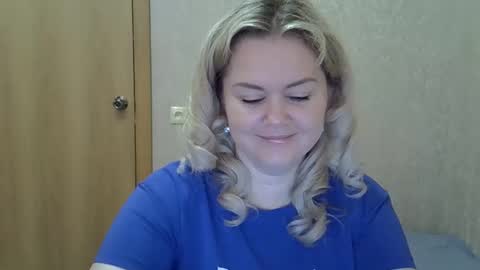 karennelsonx online show from March 5, 10:55 am