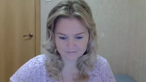 karennelsonx online show from October 31, 9:13 am