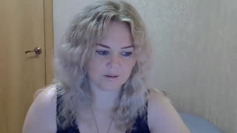 karennelsonx online show from September 16, 12:24 pm