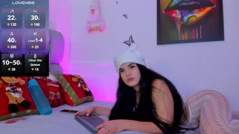Snapshot of karin_grey69 chatting on December 22, 2:06 am Karin    online show from December 22, 2:06 am