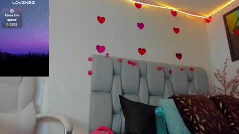 Snapshot of karin_grey69 chatting on September 17, 1:14 am Karin    online show from September 17, 1:14 am