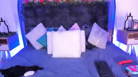 Karla Gonzaless online show from March 7, 8:16 pm