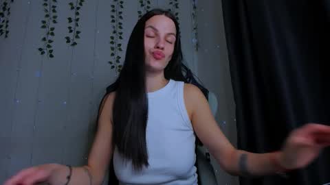 karla_lim online show from October 31, 8:46 pm