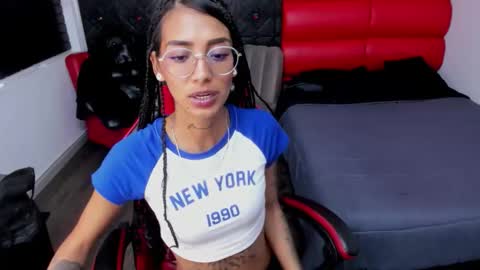 karlaslutskinny__ online show from May 15, 11:18 pm