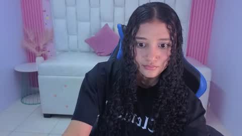 karol1_s online show from May 21, 10:41 pm