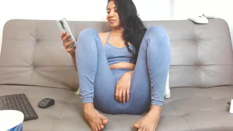 karolina  online show from September 17, 3:48 am