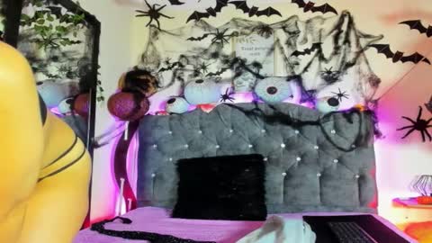 Karol online show from October 22, 9:31 pm