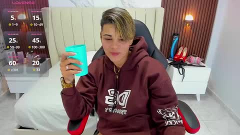 Karoll online show from February 14, 2:39 am