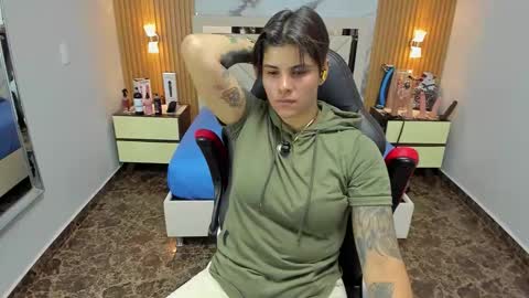 Karoll online show from December 2, 7:38 pm