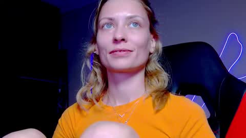 karoline121 online show from October 12, 9:39 pm