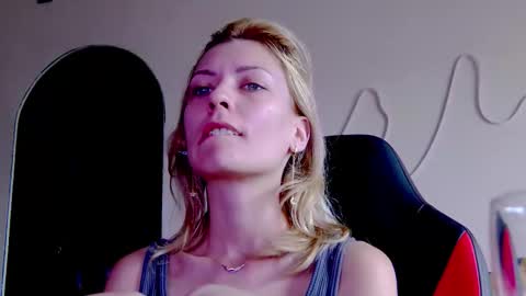 karoline121 online show from November 14, 8:14 am