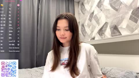 Kira online show from October 24, 7:10 pm