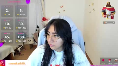 Snapshot of kat_ly_chan chatting on March 8, 5:52 pm Kat       online show from March 8, 5:52 pm