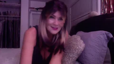Snapshot of katbrake chatting on October 9, 9:46 am sexykat online show from October 9, 9:46 am
