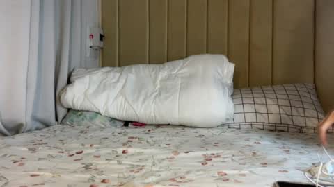 Trixie 31 online show from March 31, 8:03 am