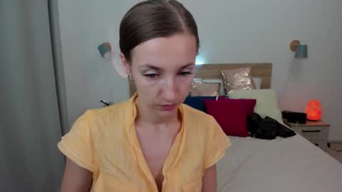 kate_redgar online show from September 14, 5:44 pm