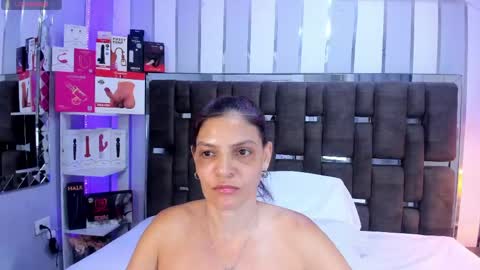 kate_roose online show from May 31, 8:43 pm