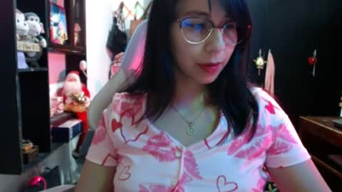 Kateeen18 online show from June 15, 5:18 am