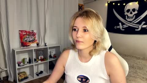 Elwyna online show from March 30, 4:06 pm