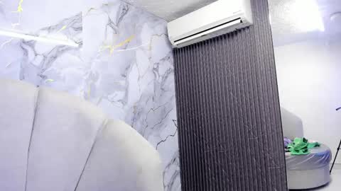 Im Katherine but call me Kate  online show from March 1, 12:12 pm