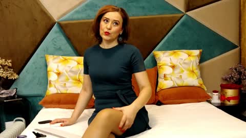 KateQueenston --  online show from January 22, 6:31 pm