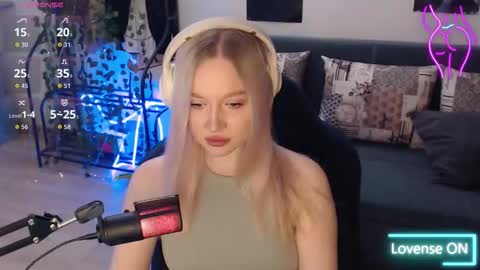 Lisa online show from October 18, 8:32 pm