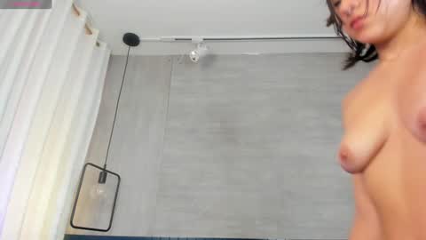 valentine online show from December 5, 8:55 pm