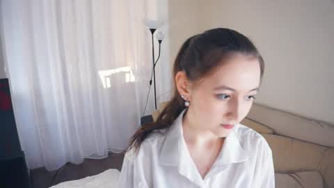 Lina online show from December 2, 5:15 pm