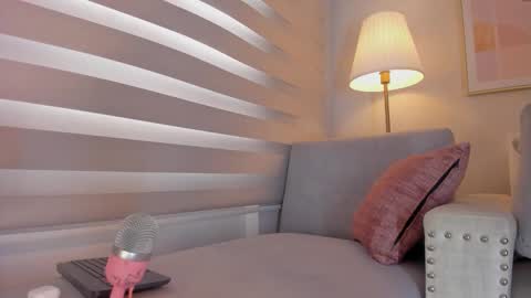 Kathee Saenz online show from October 28, 9:52 pm