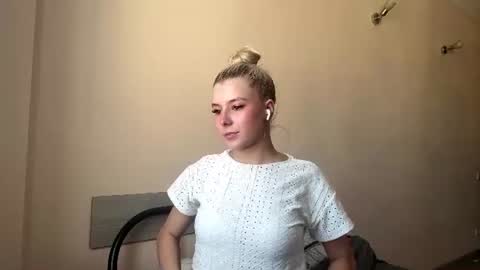 katheyambao online show from August 4, 1:28 pm