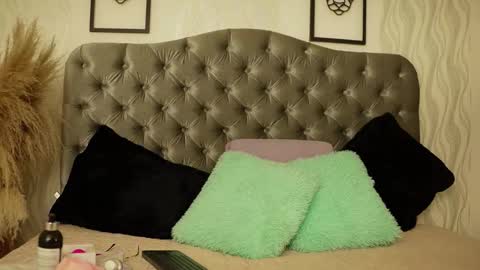 kathh_latorre online show from February 24, 12:48 pm