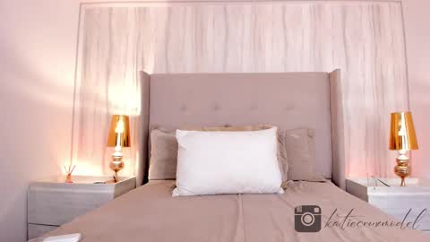 Katie online show from March 7, 5:17 pm