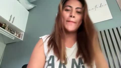 Snapshot of katiefrox_ chatting on October 30, 1:52 am katiefrox  online show from October 30, 1:52 am