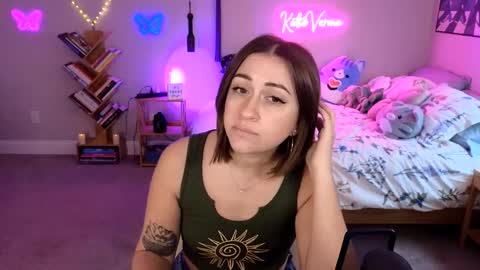 Katie Verona online show from March 1, 9:04 pm