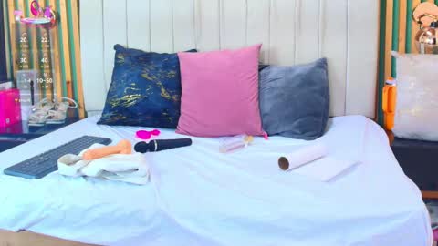 K A T L Y N  online show from February 25, 7:06 pm