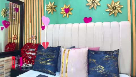 K A T L Y N  online show from February 16, 1:38 pm