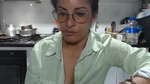 KattleyaGrey online show from December 18, 8:24 pm