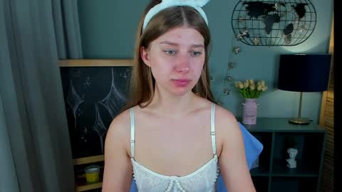 katymeaw online show from March 31, 1:49 am