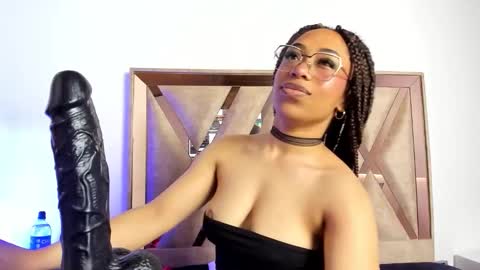 katyortiz online show from November 6, 12:00 pm