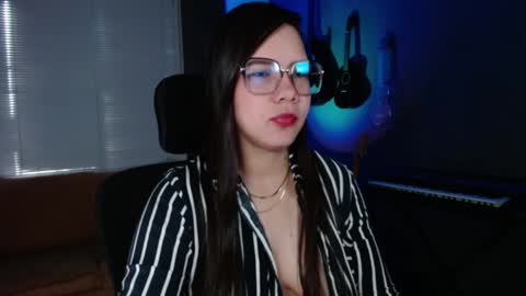 Kay online show from January 19, 7:04 pm