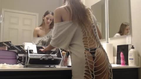 kay3 online show from November 3, 5:17 pm